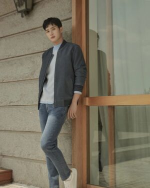 Kim Jun-ho Instagram - .
bassohomme FW
.
#bassohomme_official
#bassohomme