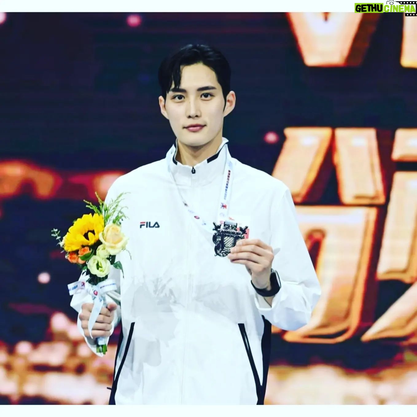 Kim Jun-ho - 20.8K Likes - .
2023 ASIAN FENCING CHAMPIONSHIPS
개인🥈
단체🥇