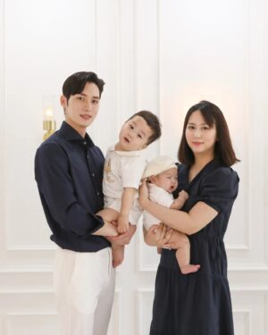 Kim Jun-ho Instagram - .
👨‍👩‍👦‍👦