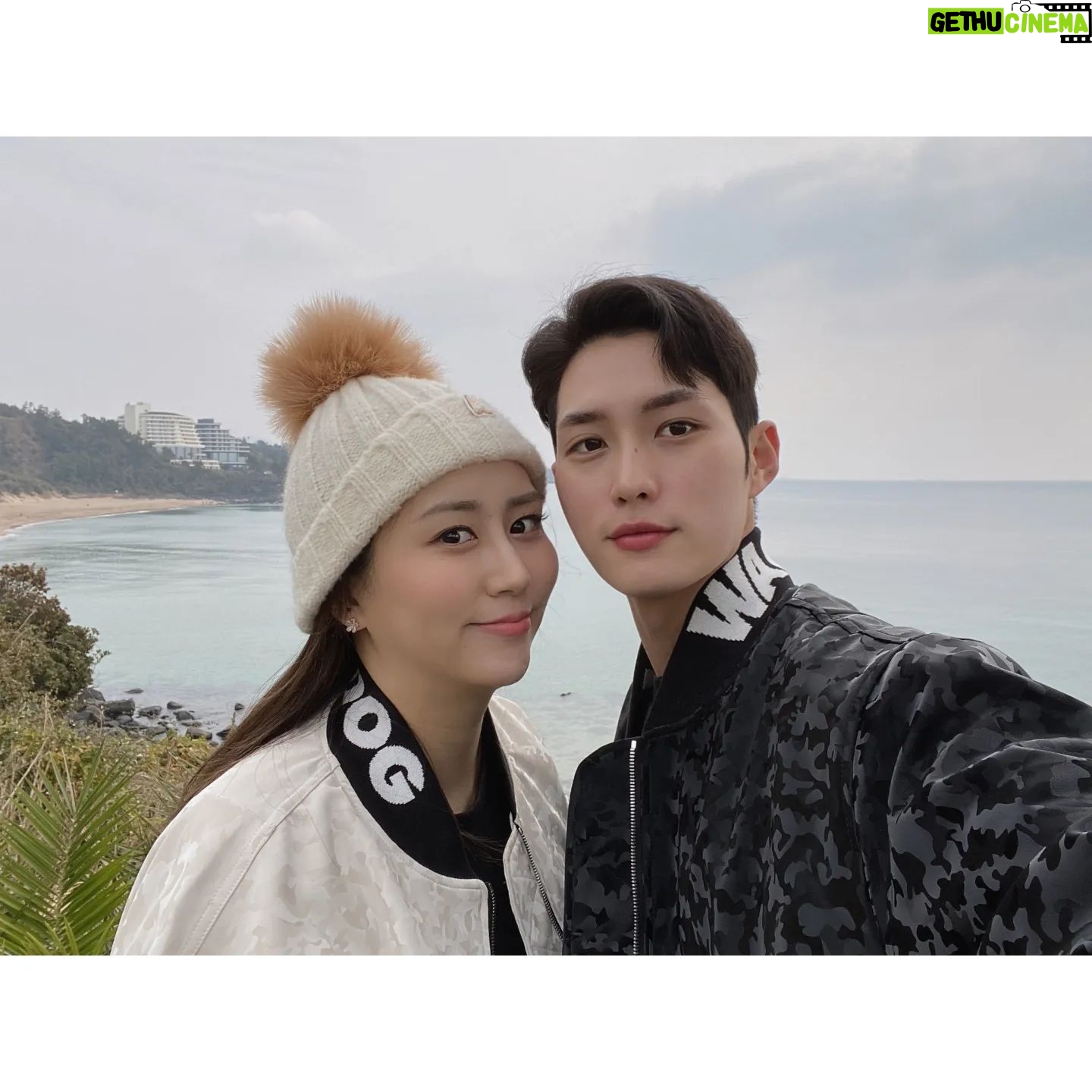 Kim Jun-ho - 29.7K Likes - .
결혼기념일 겸
크리스마스 겸
은동이 태교여행겸
짧은 여행이였지만 올해는 한해 마지막을 같이 보낼수 있어 감사합니다😍