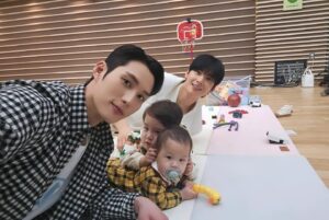 Kim Jun-ho Instagram - .
(차)은우&(김)은우🤗
소원성취🙏
.
#차은우
#김은우
#김정우