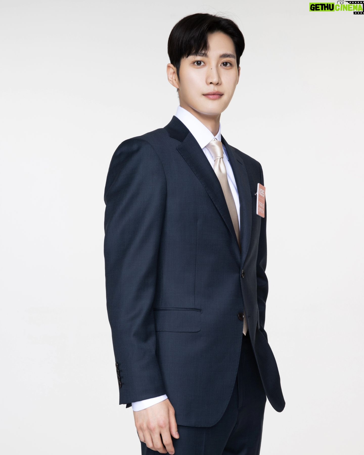 Kim Jun-ho - 35K Likes - .
파리올림픽은 KBS👍
.
#kbs
#marieclaire