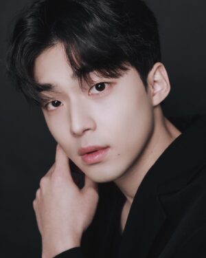 Kim Kang-min Instagram - Black
@gayeongkim_ 
@mystic.actors
