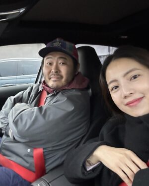 Kim Ki-bang Instagram - .
오늘하루는 우리 희바리 일일매니져😉
뉴발란스 행사 가볍게 클리어👍🏻
짧은 스케쥴 끝내고 딤섬 오픈런!!🏃🏻
골목 구경하다가 발견한 너무 반가운 boot cafe☕️
여기가 파리였어라..🇫🇷
매일 하루하루 알차게 보내는 중 입니다!!
오늘 하루도 행복하자구요~
.
#절대작지않은행복
#희바라기방