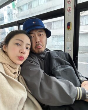 Kim Ki-bang Instagram - .
후쿠오카는 크지않아서 버스타고 다니기 너무 좋았어요^^
하카타역에서 쉽게 탈 수 있더라고요~
이상하게 일본에서 버스 타기로하면 비가 온다는..😅
.
#후쿠오카여행
#희바라기방