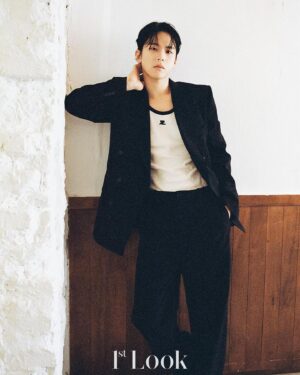 Kim Ki-hae Instagram - @1stlookofficial
소년의 꿈 

지금 가장 새로운 배우 중 하나이자, 호기심을 동력으로 나아가는 김기해라는 찬란한 소년을 만났습니다. 작년에는 <마녀 Part2>의 토우 미소년으로, 올해는 전작과 완전히 다른 <방과후 전쟁활동> 김치열로 찾아왔죠. 
“미소년과 치열을 연기한 배우가 헷갈릴 만큼 달라 보이는 것도 좋겠다 생각했어요. 이런 마음이 열심히 임한 동력이 됐어요.” 어떤 역할을 맡아도 믿고 볼 수 있는 배우가 되고 싶다는 김기해의 더 많은 이야기, <퍼스트룩> 255호에서 확인하세요. 

Contributing Editor 현국선
Photographer Jenn Kang
Interview 양보연
Hair 조미연
Makeup 황희정  #화보 #퍼스트룩 #1stlook #방과후전쟁활동 #마녀2
