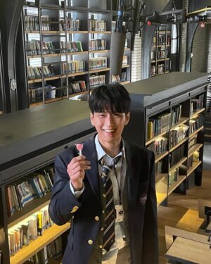 Kim Min-cheol Instagram - #하이라키 #강인한 🍭