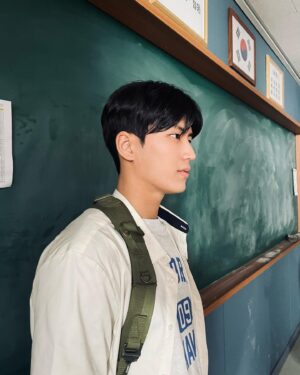 Kim Min-cheol Instagram - #방과후전쟁활동 #도수철