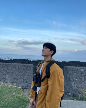 Kim Min-cheol Instagram - #웰컴투삼달리 #메리크리스마스 #산타기다리는중