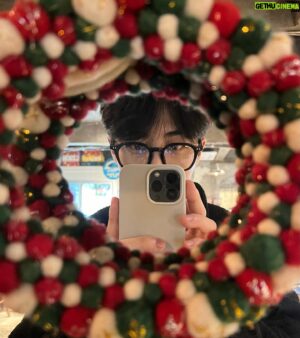 Kim Moo-joon Instagram - 메리 크리스마스🎄 #merrychristmas