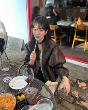 Kim No-jin Instagram - ㅠ ㅠ💛