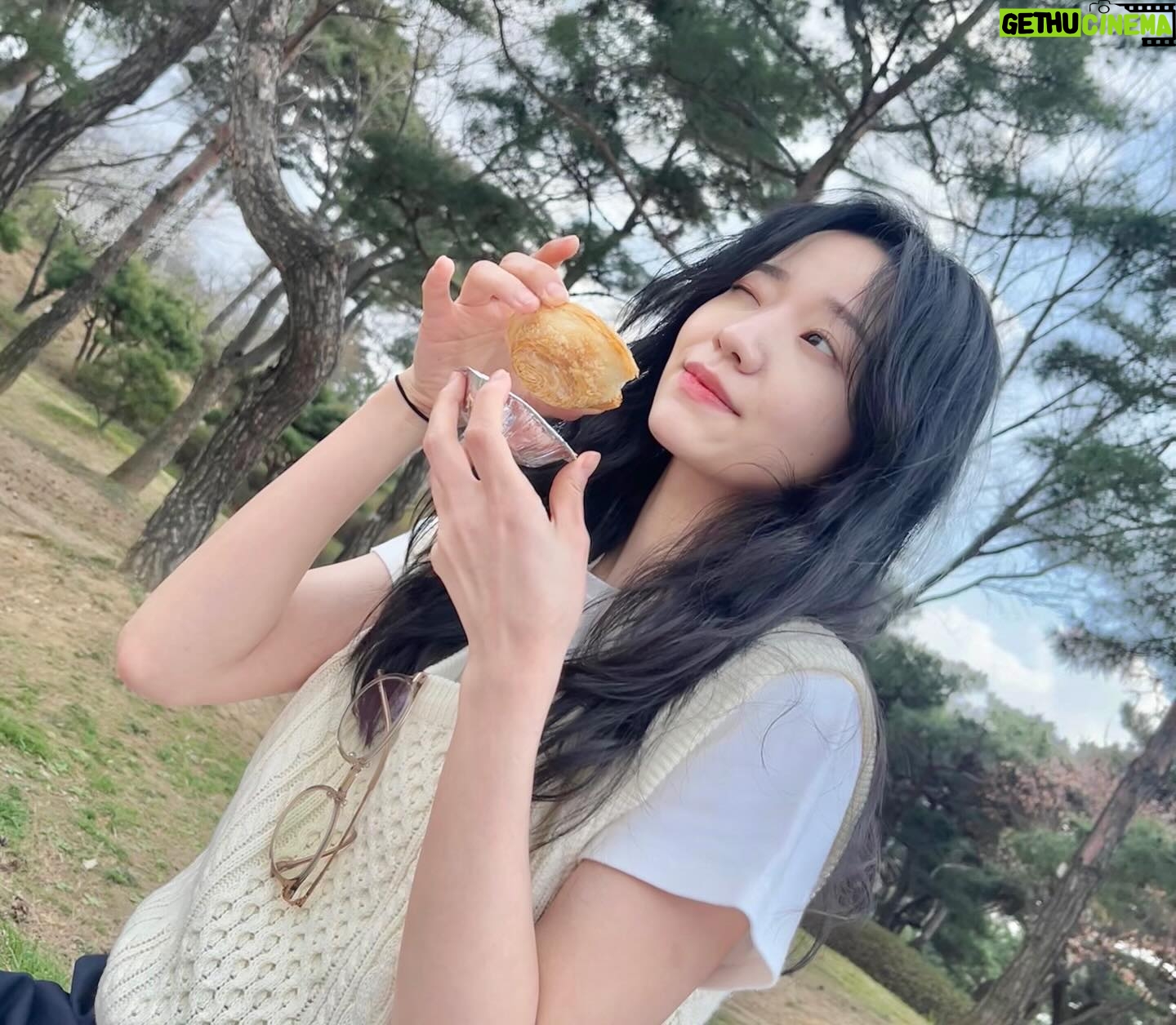 Kim No-jin - 2.4K Likes -