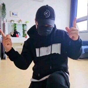 Kim Ryang -ha Instagram - 【 #량하효과 】 
나~~ #REVAMP볼캡 으로 개인기 보여줘?! ㅎㅎ

#REVAMP #리뱀프 #량하효과
#REVAMP모자 #리뱀프모자 

www.revamp.co.kr