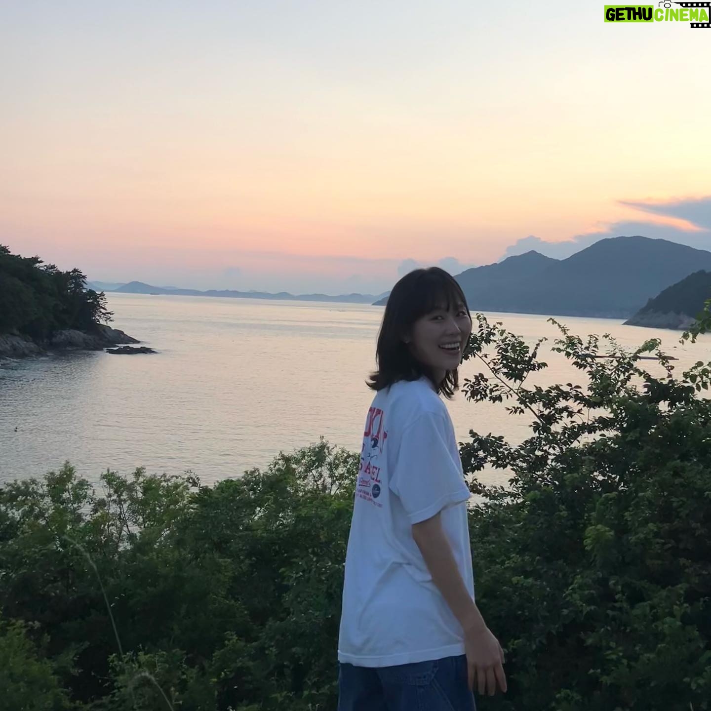 Kim Sae-byuk - 3.1K Likes - 남은 6월도 무사히 즐겁게 🌲