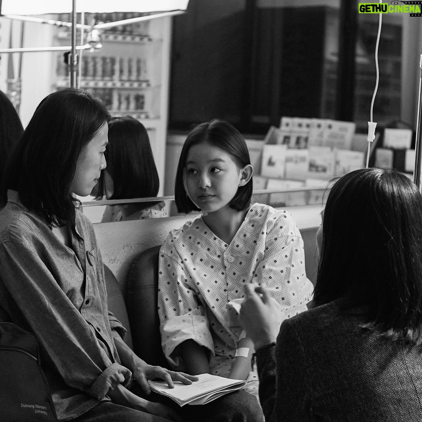 Kim Sae-byuk - 5.3K Likes - 영화 벌새가 개봉했어요🕊
가까운 영화관에 없을 수도 있어요 시간대가 좋지 않을 수도 있어요
하지만 기꺼이 찾아와 주신다면 다음주엔 가까운 영화관에 나타날지도🤔
이번 주 극장에서 만나요!