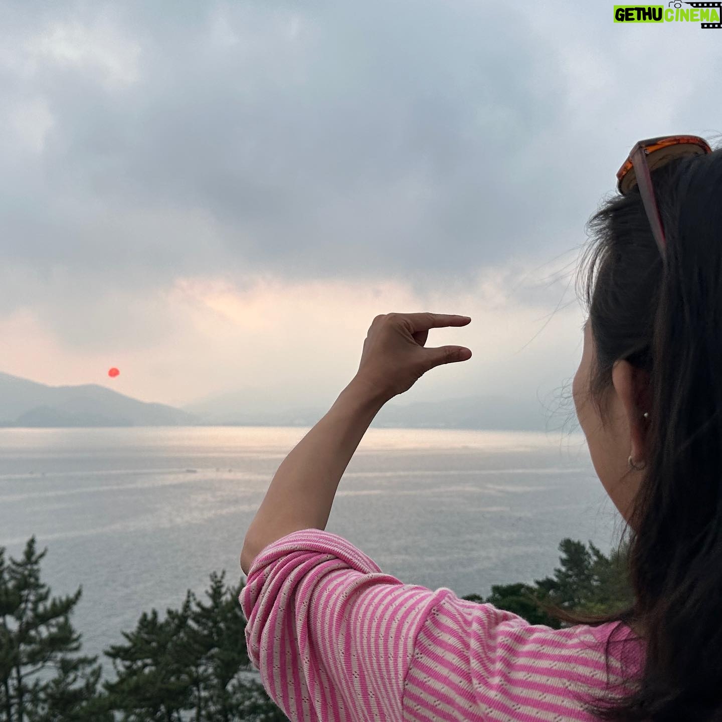 Kim Sae-byuk - 3.1K Likes - 남은 6월도 무사히 즐겁게 🌲