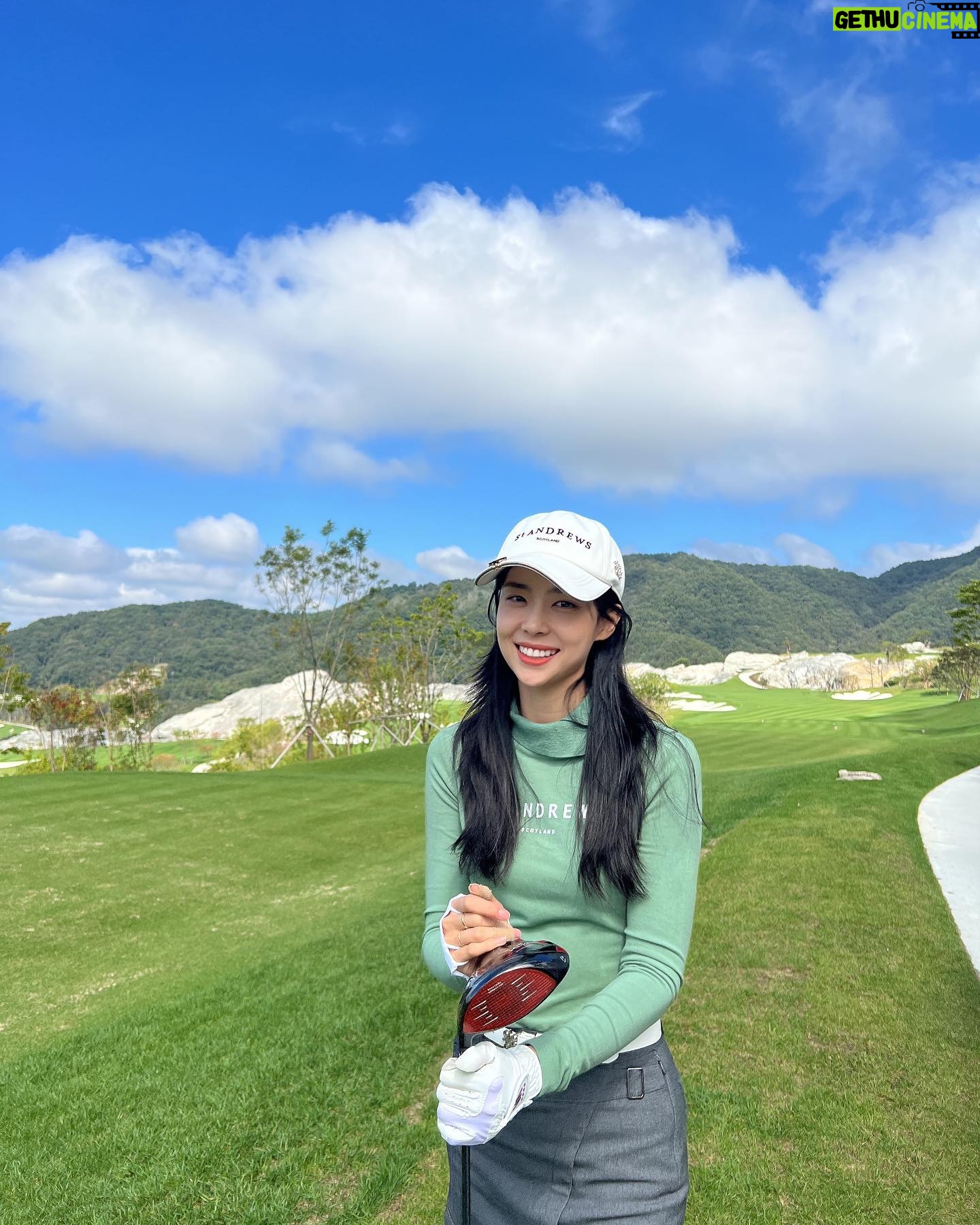 Kim Sae-yeon - 0.9K Likes - 가을너무짧다🙃
#골프 #golf