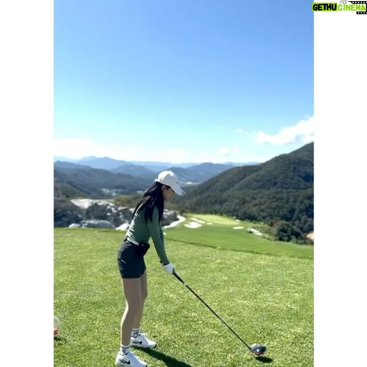 Kim Sae-yeon - 0.9K Likes - 가을너무짧다🙃
#골프 #golf