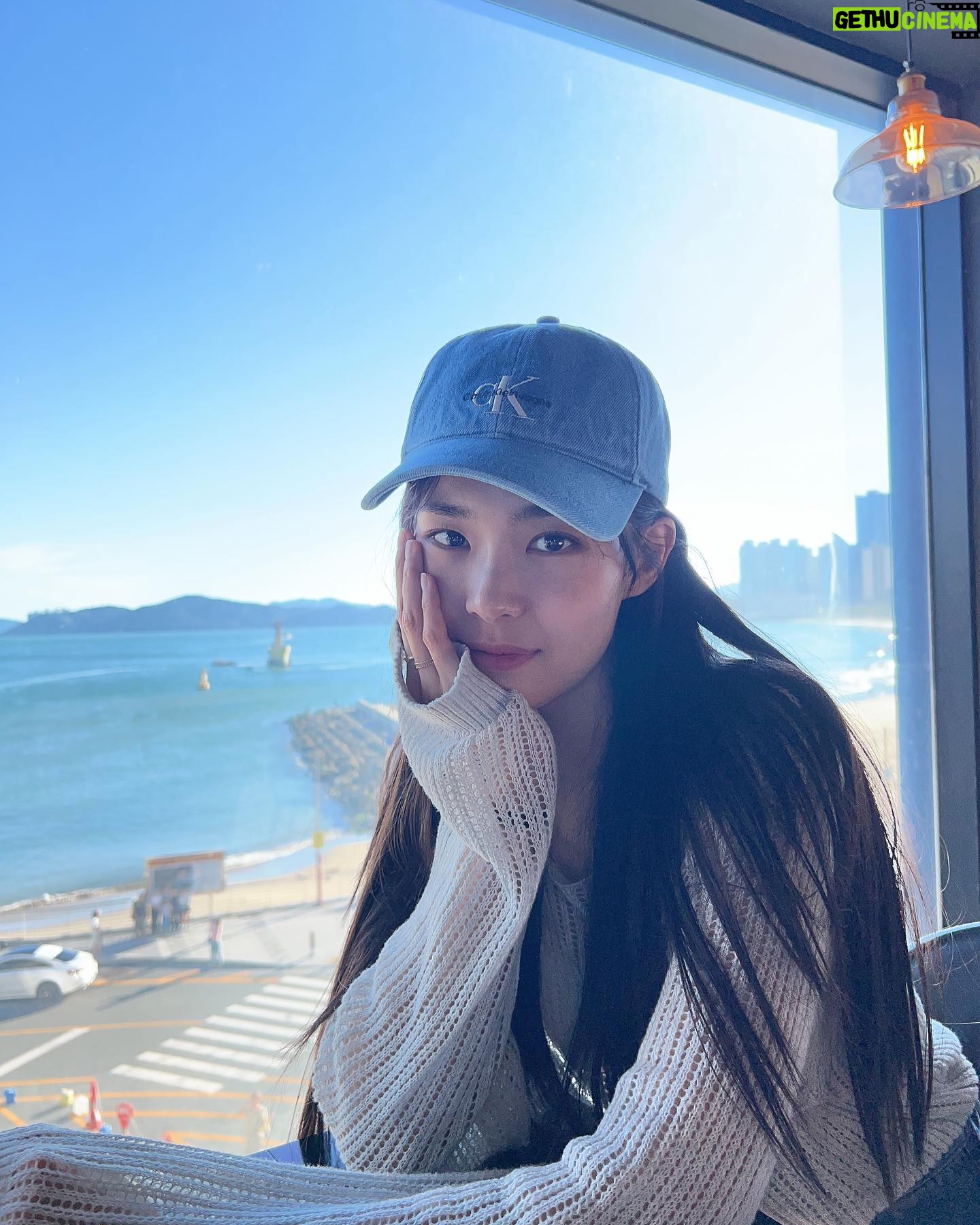 Kim Sae-yeon - 1.4K Likes - 🌤️