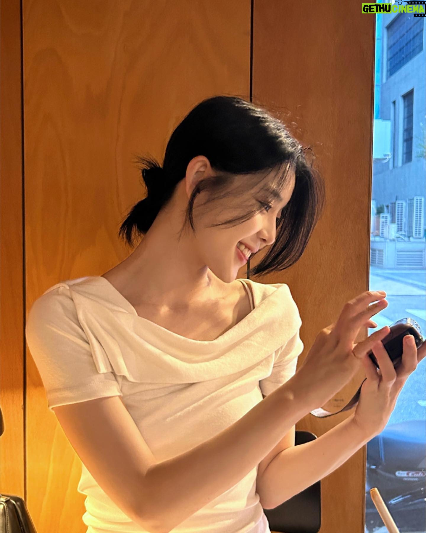 Kim Seo An - 2K Likes - 이모저모 이것저것