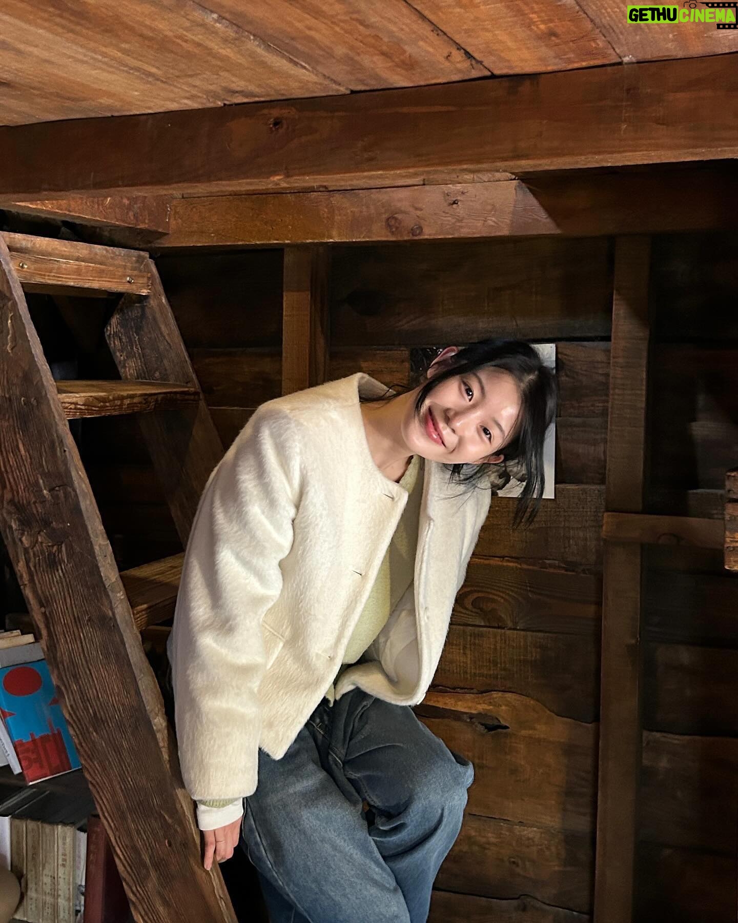 Kim Seo An - 1.4K Likes - 가볍게 보세요!
