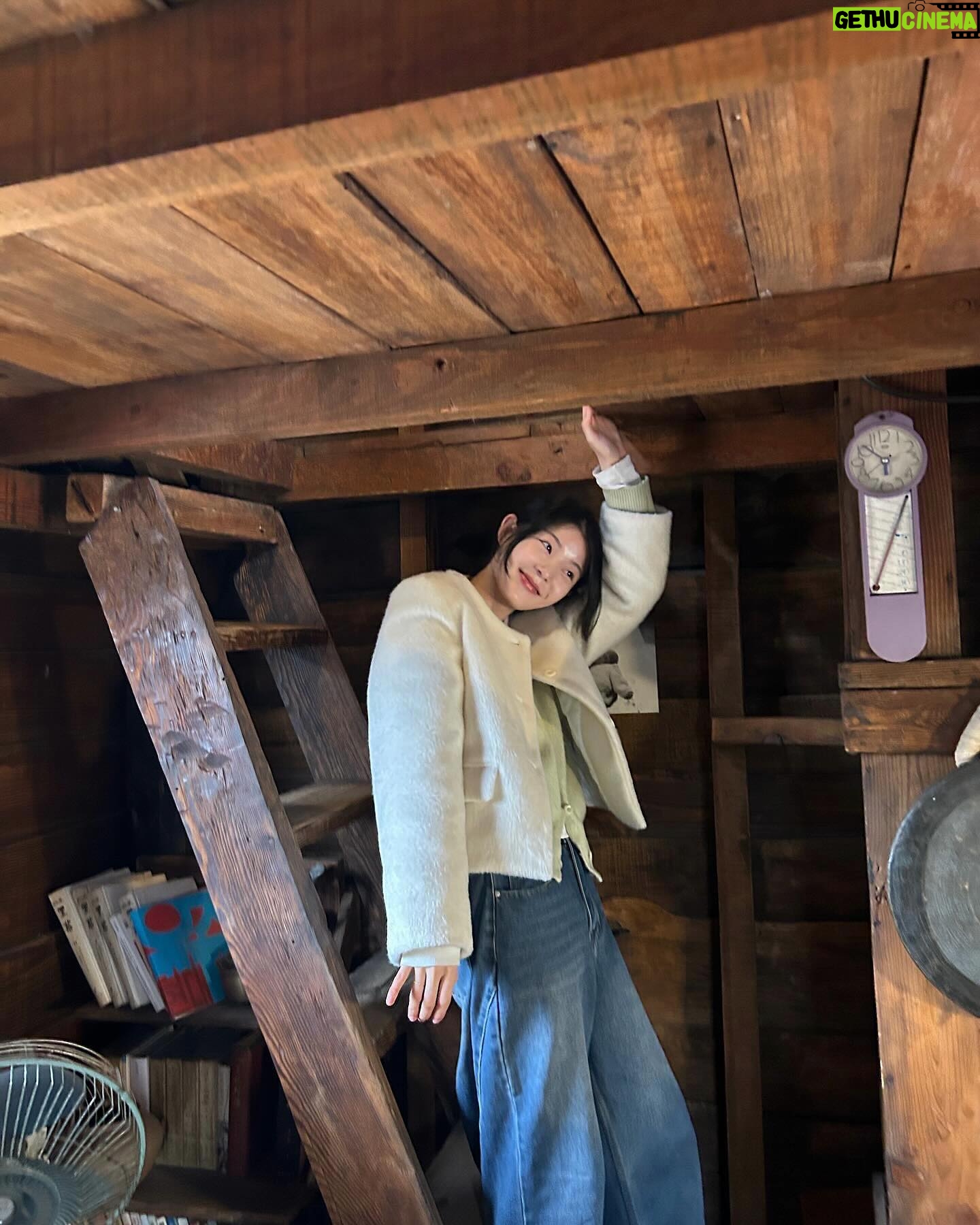 Kim Seo An - 1.4K Likes - 가볍게 보세요!