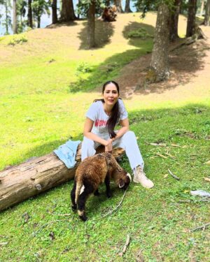 Kim Sharma Instagram - 🧺🐑 ⛰️ 👩🏻👩🏼👵🏼👴🏼