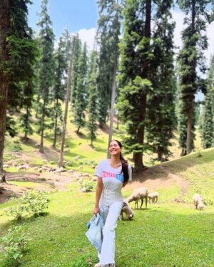 Kim Sharma Instagram - 🧺🐑 ⛰️ 👩🏻👩🏼👵🏼👴🏼