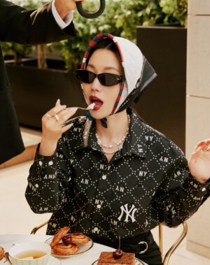 Kim Shin-rock Instagram - 안녕하세요 MLB CREW 배우 김신록입니다:)

#MLBKOREA #MLBCREW #MLB모노그램