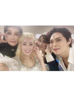 Kim So-hyang Instagram - 마리앙투아네트 100회 @emk_musical 
Emk 엔터 페어데이 @official.emkent 
영기오빠 26주년 축하해요 @poimin73 
내 새꾸 #유소리 @sor_e26 

사랑하는 마리앙 식구들⭐️🌸 
정말 정말 사랑합니다. 

이제 9번 남았다. 
#향마리 #굿바이  #실감안난다