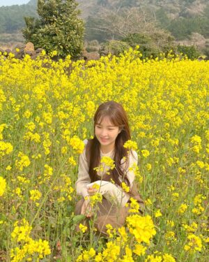 Kim Sol-bi Instagram - 사진 건지기 힘들다.