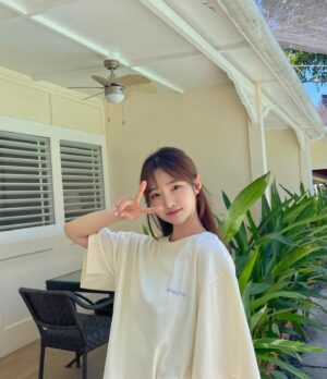Kim Sol-bi Instagram - 빨리 따듯해져라🌼
.
.
.
#위더컬쳐 #봄옷코디 #ootd