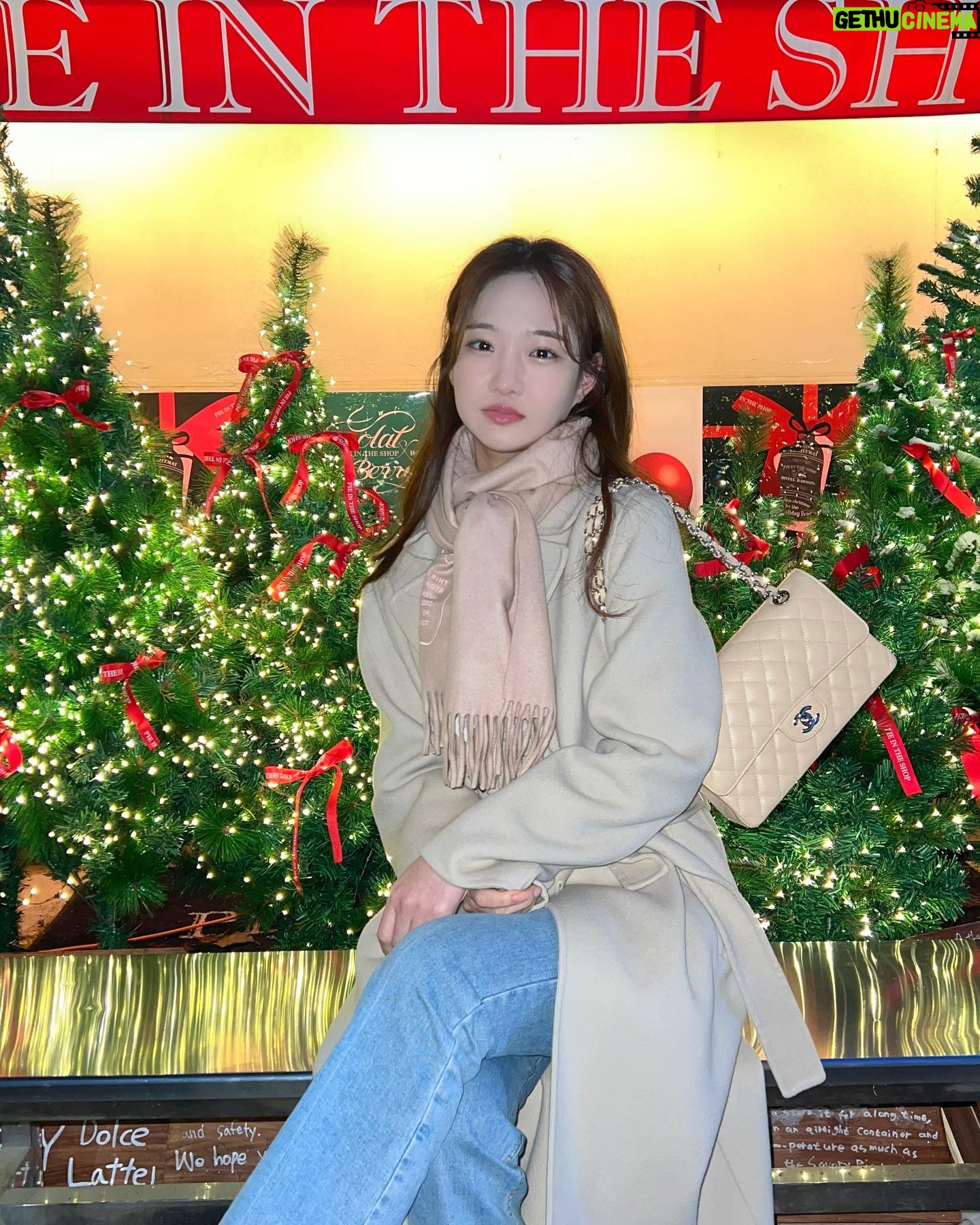 Kim Sol-bi - 534 Likes - 화이트크리스마스☃️🎄