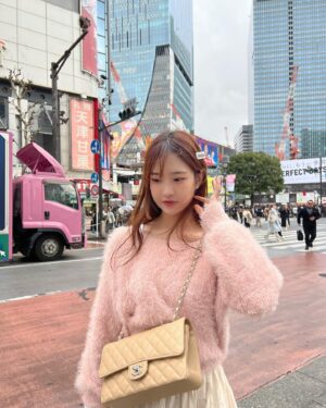 Kim Sol-bi Instagram - 🌸사쿠라 리미티드🌸 
봄에 가니까 이런게 있넹😍