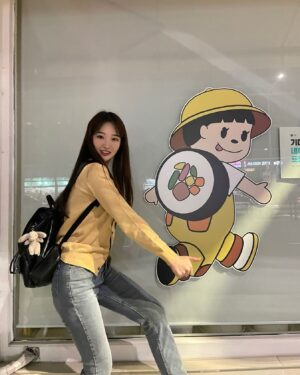 Kim Sol-bi Instagram - 🌼길가다가 운명의 친구 발견🌼
#마이베스트프랜드 #시밀러룩