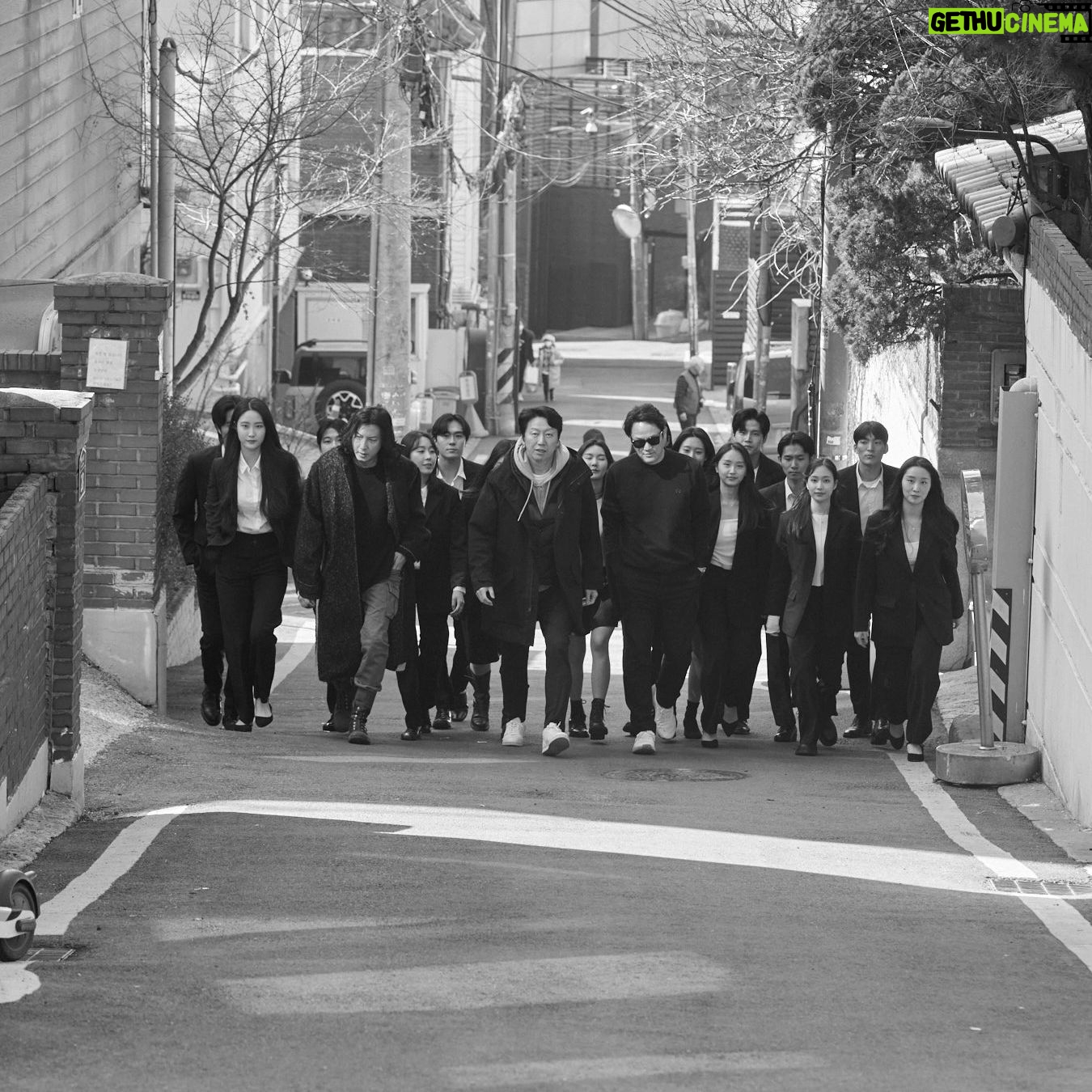Kim Soo-ro - 1K Likes - 우리가 해낼거야. 좋은작품 보여줄꺼야. 라는 정신으로....
오늘보니 무대도 맘에들고 간만에 객석단차에도 힘을주고.
91분의 VIP 관객만 모시는듯한 극장분위기!!!!!
몰리에르 타르튀프. (위선자 탁선생)
언더스테이지 가 참 좋아요.
현대카드 언더스테이지 에서 다양한 연극과 뮤지컬들을 보여드리고 싶습니다.
위선자 탁선생. 요번주 일욜부터 시작!!!!
#두나무 #대교 #동문건설 #카카오뱅크 #게임인재단 #아떼오드 #이엠케이
#나인스토리 #유재석 #최두언 #김대수 #송요한 #유우재 #(주)대전것들 #럭키인디아 #박중훈 #송한샘 #성종완 #김지호 #허재영 #티메이커 #컴투스 #캐리어
#깐부치킨 #정훈탁 #강제규 #덮케작품을좋아하시는관객분들