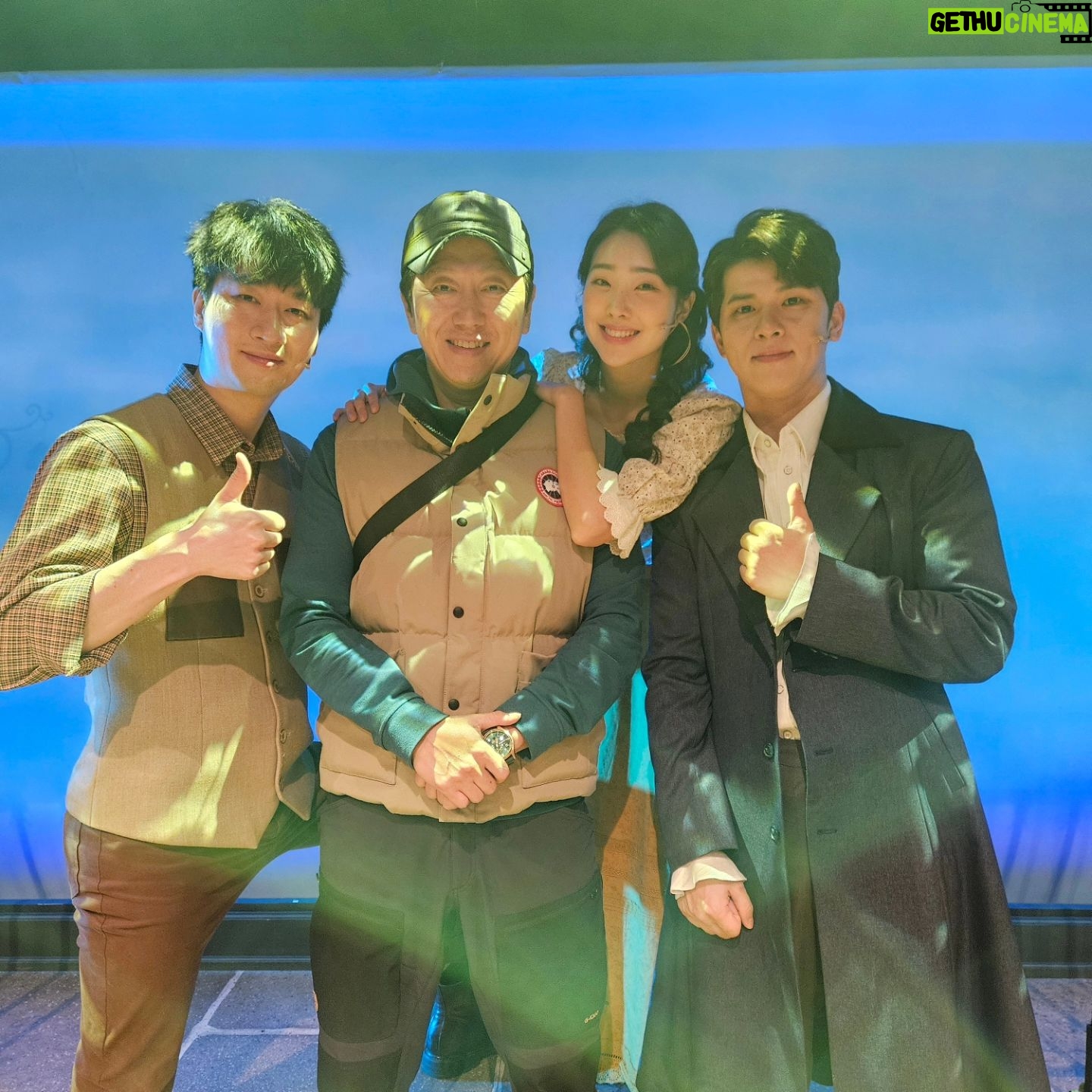 Kim Soo-ro - 819 Likes - 뮤지컬 너를위한글자 가 어제 총막공을 끝냈습니다.
와주신 모든관객분들께 깊은감사의 말씀 올립니다.
특히 이봄소리배우와 다시만나 큰감동이였습니다.
더 좋은모습으로 찾아뵙겠습니다.
#연극아트5월12일까지