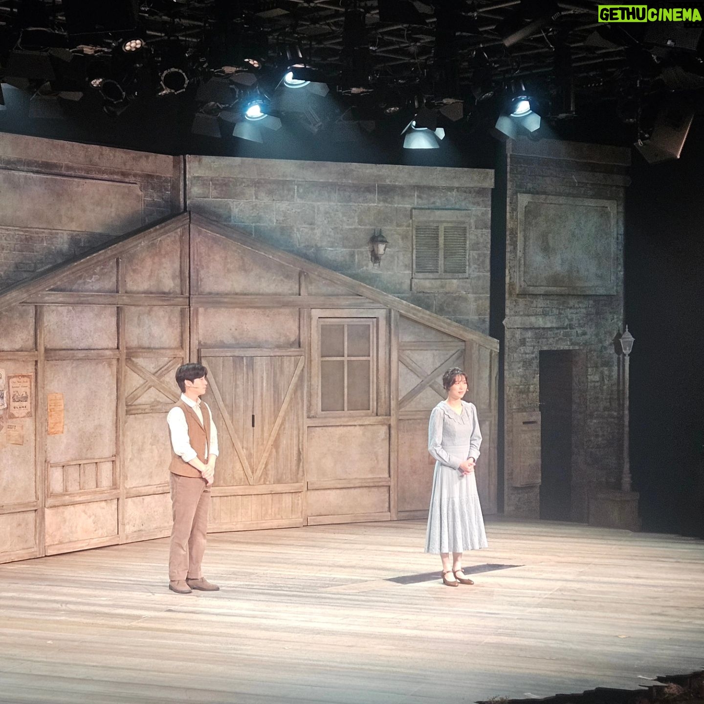 Kim Soo-ro - 1.1K Likes - 충무아트홀에서 집까지 걸어왔다.
울프의 생애를 기억하며.........
참 좋은건 영국이 다가지고있네.
리현배우와 다온배우 케미는 너무 좋았다.
훌륭한 두배우를 보유한 더블케이는 정말.허허!!!!!!
믿고보는 더블케이 배우님들!!!!!!!!!!!화이팅입니다!!!!!!허허!!!!!!
같이해준 아론배우도 감사!!!!!!!