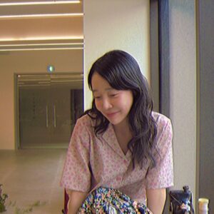 Kim Soy Instagram - 한 이름을 흥얼거리다 보면 다 지나가는 이 새벽
당신의 이름을 길게 발음하면 세상의 모든 음악이 된다 
​
- 이현호, 음악은 당신을 듣다가 우는 일이 잦았다

 
bits and pieces of June
📸 with canon IXUS 55