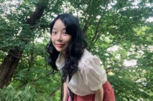 Kim Soy Instagram - 🍃🌳☀️