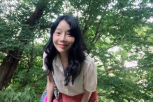 Kim Soy Instagram - 🍃🌳☀️