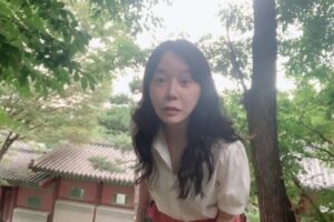 Kim Soy Instagram - 🍃🌳☀️