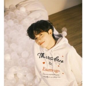 Kim Soy Instagram - 우와 우리 사돈조카 만세! 이 재능 어떻게 하면 좋아요?!
KBS MAKEMATE1 에서 고막 녹이고 있는 조민재군
많이 응원해주시고 사랑해주시고 투표해주세요!!!!! ⭐️⭐️⭐️
투표! 투표!

아니 그냥 우리 가족 한번 다 같이 모여서 밴드 만들면 안돼요? 

#MA1 #조민재