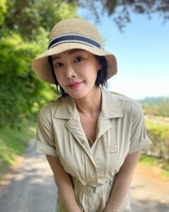 Actress Kim Sun-young HD Instagram Photos and Wallpapers May 2024