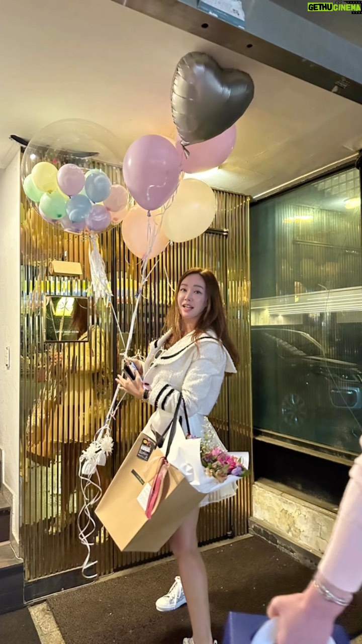 Kim Sun-young - 1.2K Likes - 4월 행복했던 생일 
#생일파티 #birthday
사랑하는동생들 고마워~♡