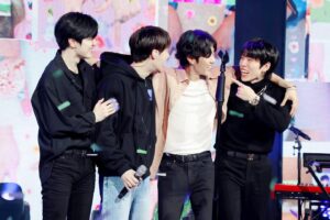 Kim Sung-kyu Instagram - 동우야 항상 행복하자 생일 축하해🥳