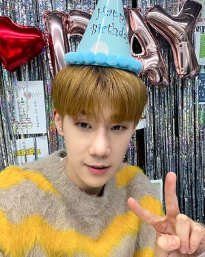 Kim Sung-kyu Instagram - 생일 축하해줘서 너무너무 고맙습니다 아자아자🥳