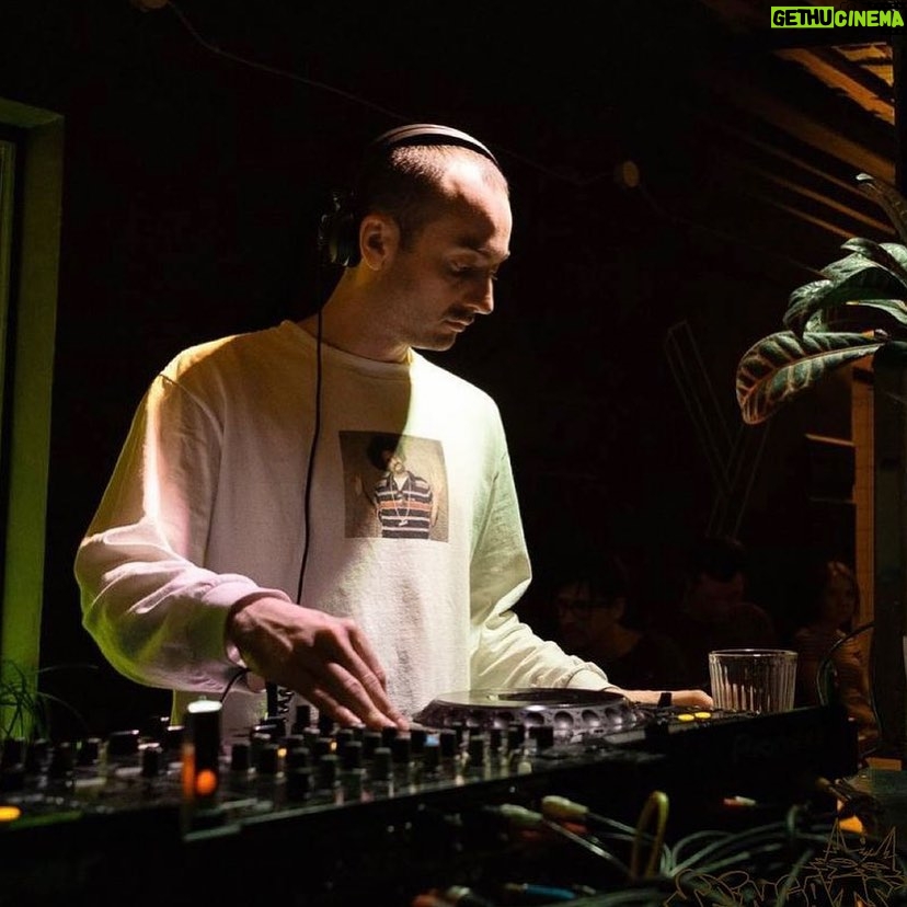 Kim Tae-hwan - 514 Likes - Hey LA, listen up✨
This Sunday, April 21st, is not your typical chill day!
Get ready to groove to the beats of our incredible artists this Sunday! We’re throwing a party filled with dancing, positive energy, and pure vinyl music magic 🎉
🎟️ Tickets are disappearing quickly! Don’t miss out on this unforgettable experience. Grab yours through the link in our bio and let’s make the dance floor legendary🔥
#LADanceParty #HouseMusicVibes #Music #Vinyl #Party #Vibes #losangeles