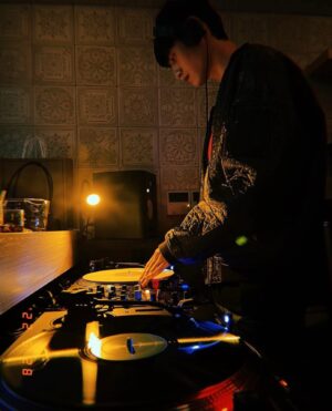 Kim Tae-hwan Instagram - 🦊spinnin'🕳