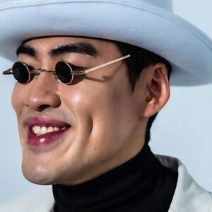 Kim Won-hun Instagram - Zion.T 이번 앨범 Zip
내 머리스타일 만큼 미쳤다
(진세는 자이언티 조롱 그만)